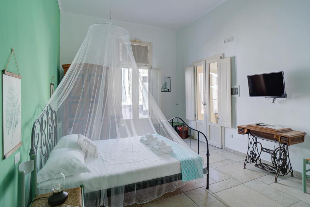 Li Perrini Boutique B&B Acquarica Dış mekan fotoğraf