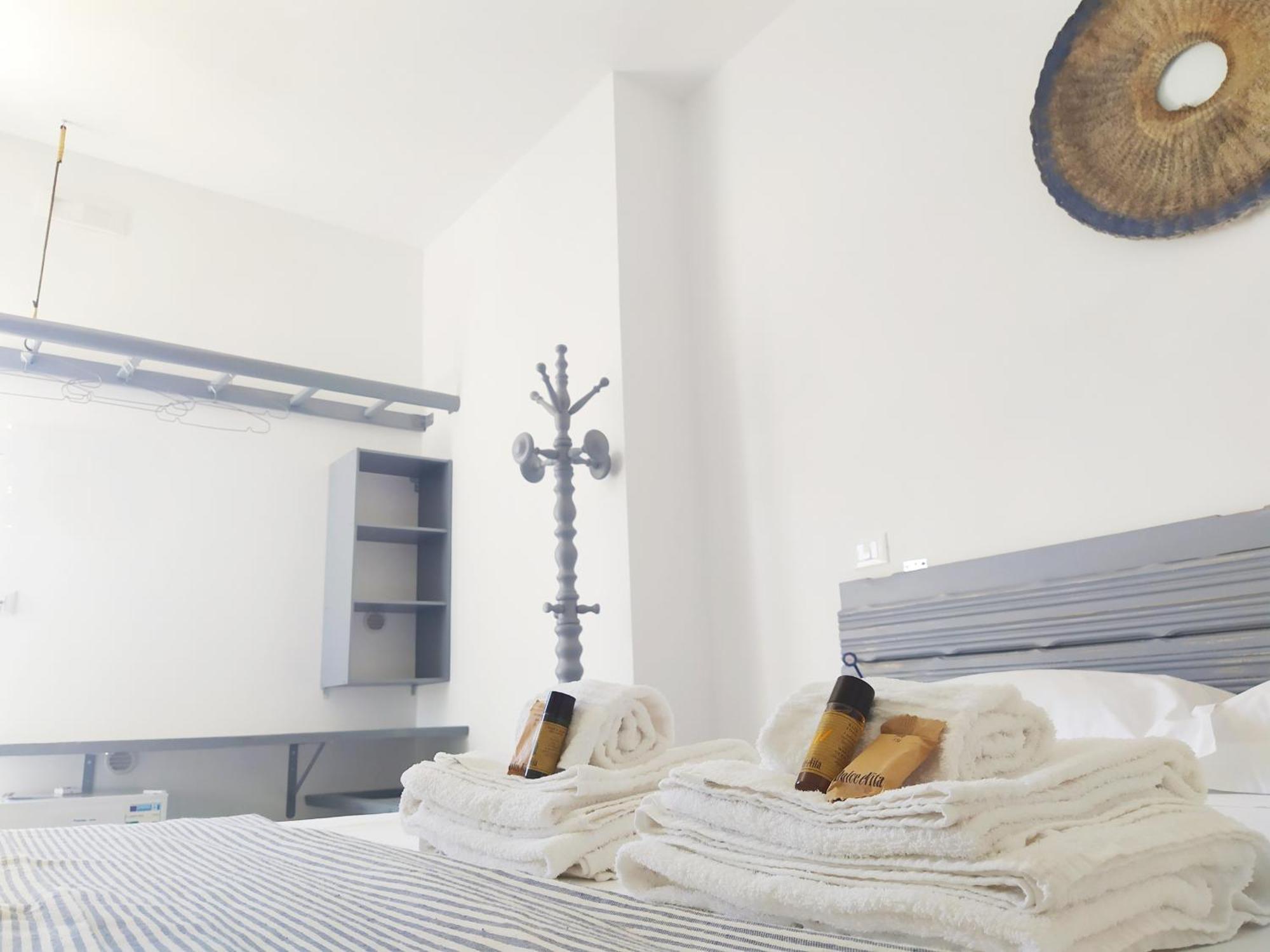 Li Perrini Boutique B&B Acquarica Oda fotoğraf